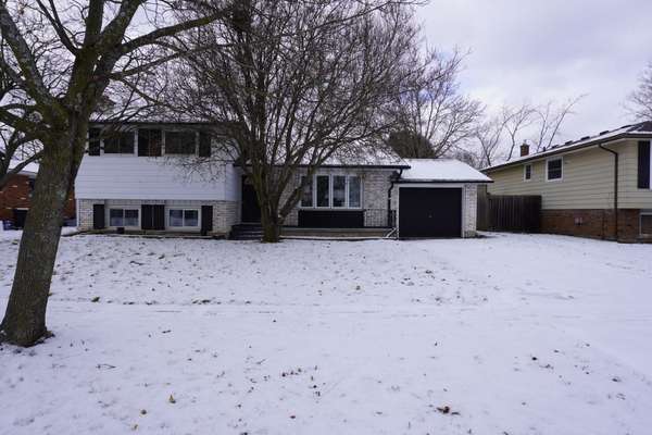 21 Idylwood RD, Welland, ON L3C 1X2