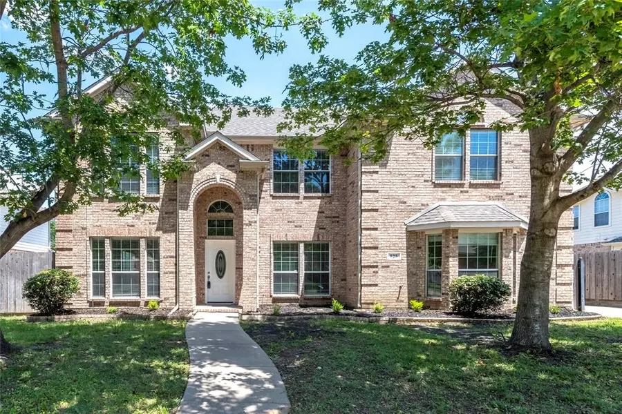 828 Hunters Glen, Murphy, TX 75094