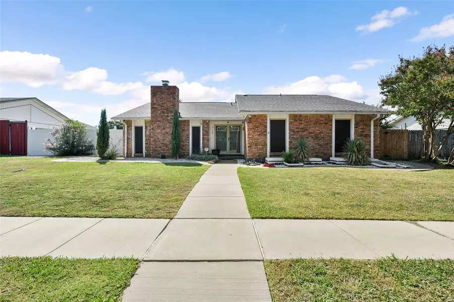 2109 Lewis Trail, Grand Prairie, TX 75052