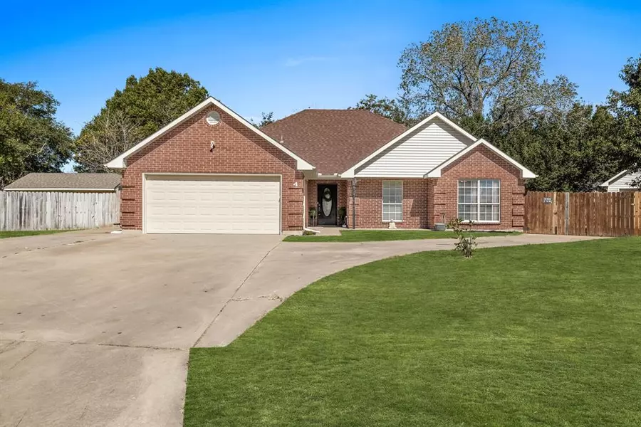 4 Broadmoor Court, Bonham, TX 75418