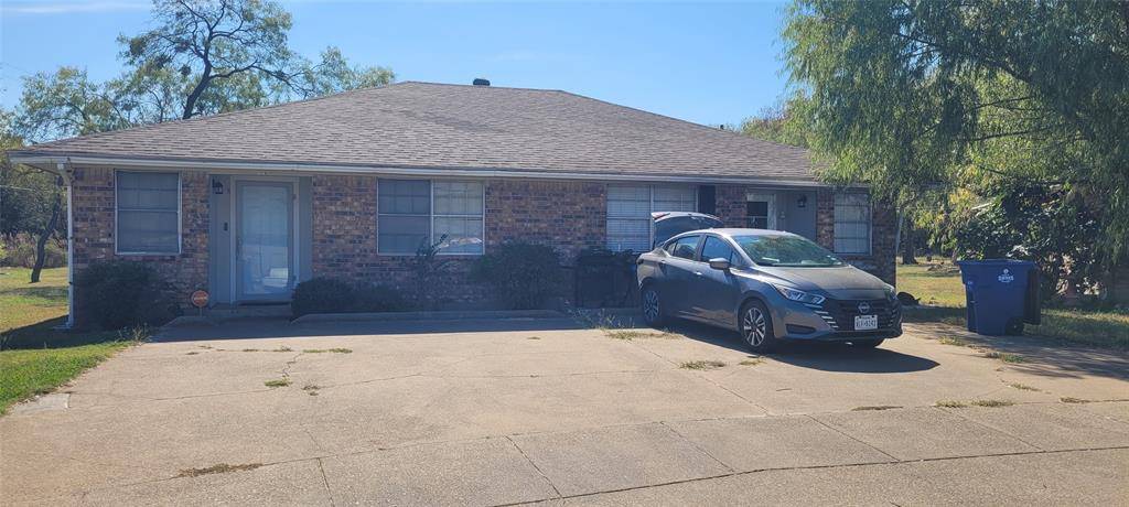 1301 S Cardinal Street, Ennis, TX 75119