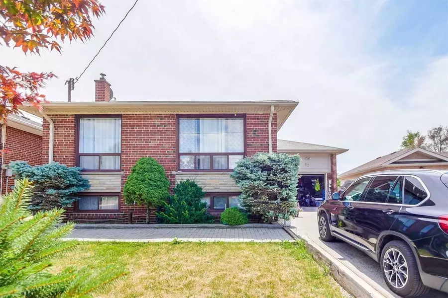 65 Whitburn CRES, Toronto W05, ON M3M 2S5