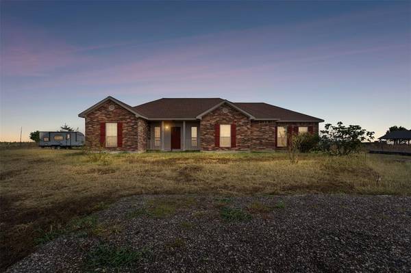 11215 County Road 418,  Grandview,  TX 76050