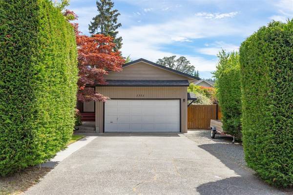 1351 Le Burel Pl, Central Saanich, BC V8M 1G8