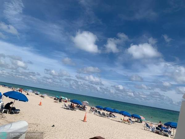 Sunny Isles Beach, FL 33160,19201 Collins Ave  #231