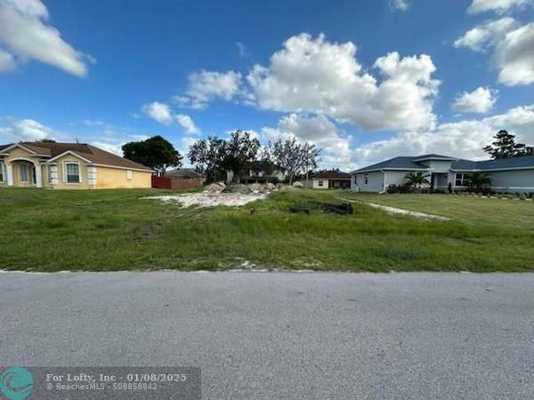 1915 SW Glenco St, Port St Lucie, FL 34953