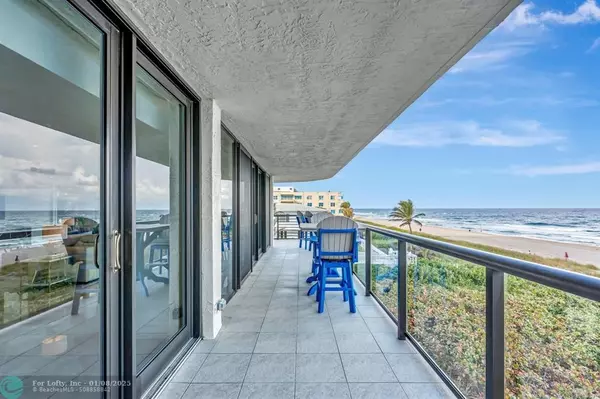 Highland Beach, FL 33487,2727 Ocean Blvd  #407