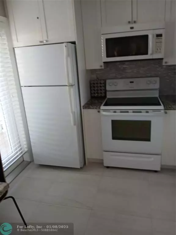 Hallandale Beach, FL 33009,1893 S Ocean Dr  #609