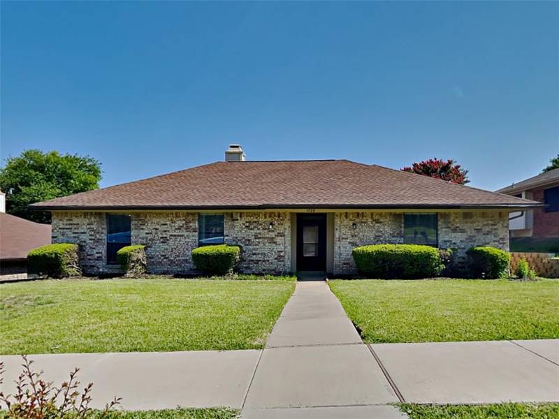 1729 Saint James Drive, Carrollton, TX 75007