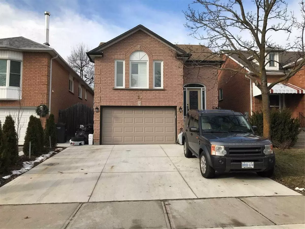 Brampton, ON L6X 1E5,32 Braemore RD #LOWER