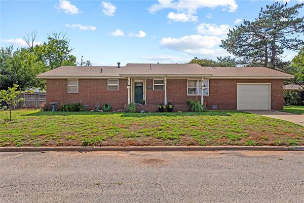 617 N Nevada Street, Weatherford, OK 73096