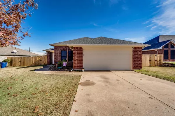 Kennedale, TX 76060,608 Reeves Lane