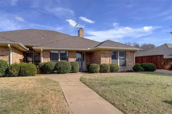 5207 Ledgestone Drive, Fort Worth, TX 76132