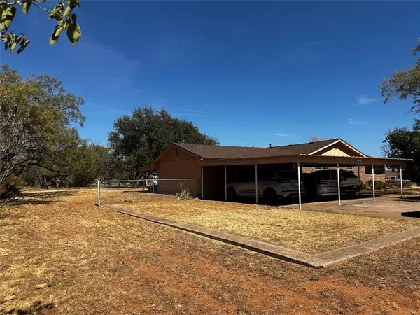 1012 Ridgecrest Street, Sweetwater, TX 79556