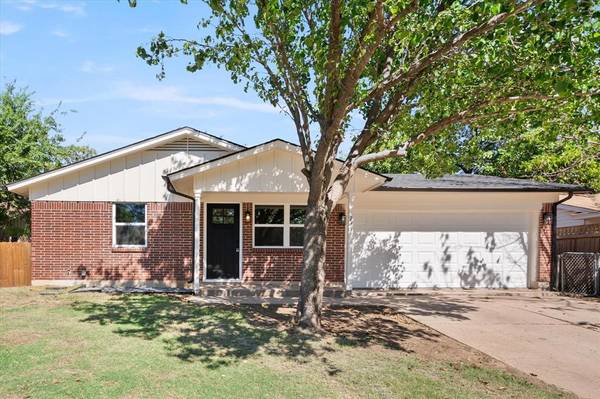 233 Murphy Road, Burleson, TX 76028