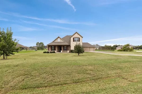 216 Diamond Rose Drive, Burleson, TX 76028