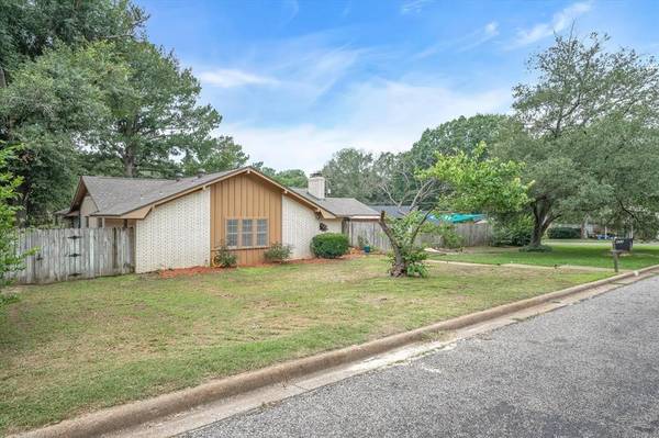 Athens, TX 75751,223 GUADALUPE Drive