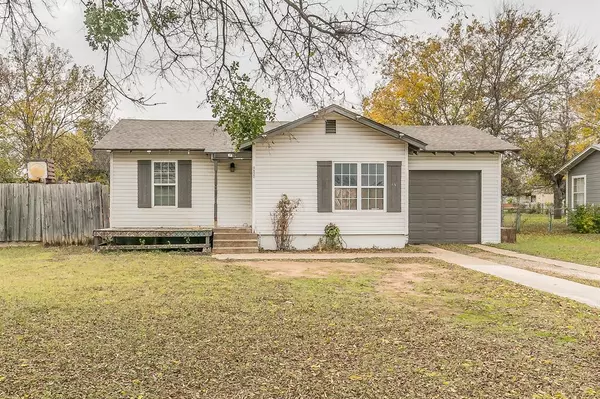 1927 Yale Street, River Oaks, TX 76114