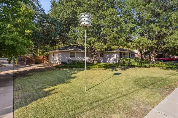 Dallas, TX 75229,10207 Timber Trail Drive