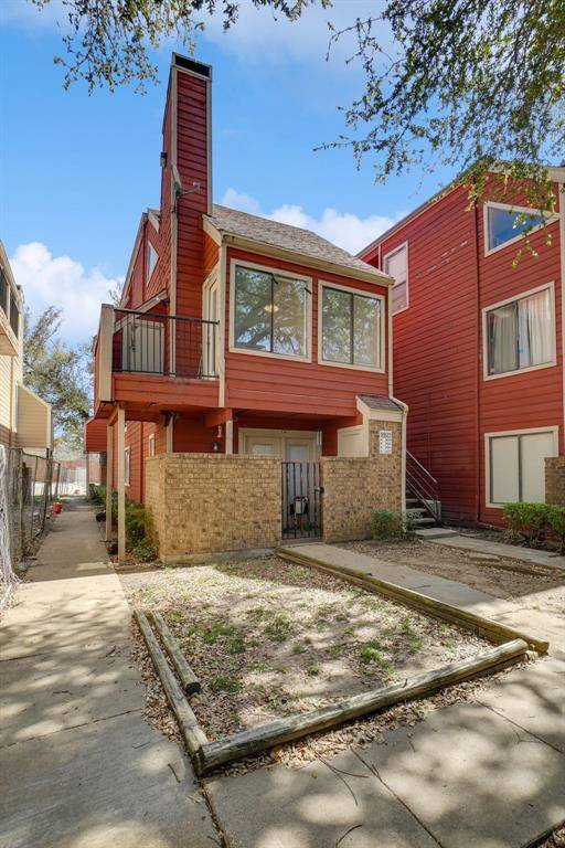 Dallas, TX 75243,9821 Walnut Street ##204