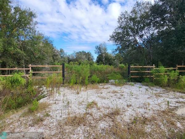 20379 NW 300th St., Okeechobee, FL 34972