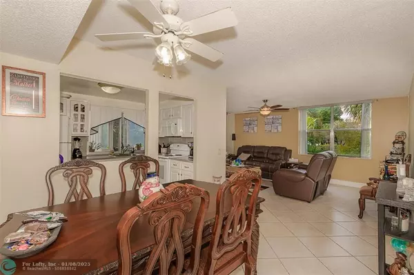 Tamarac, FL 33321,9351 Lime Bay Blvd  #207