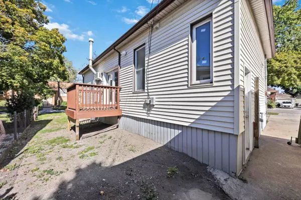 Lambton, ON N7T 3Z9,199 Cobden ST