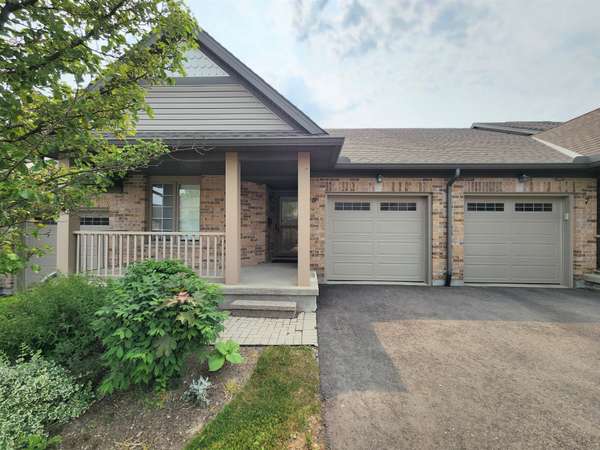 215 North Centre RD #8, London, ON N5X 4E3