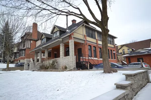 17 MARLBOROUGH AVE E, Lower Town - Sandy Hill, ON K1N 8E6