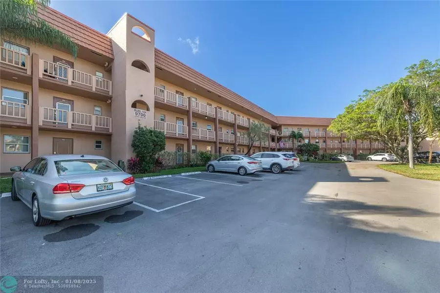 9700 Sunrise Lakes Blvd  #308, Sunrise, FL 33322