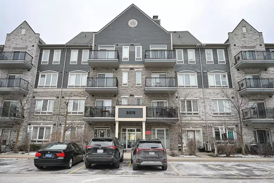 3075 Thomas ST #303, Mississauga, ON L5M 0M4