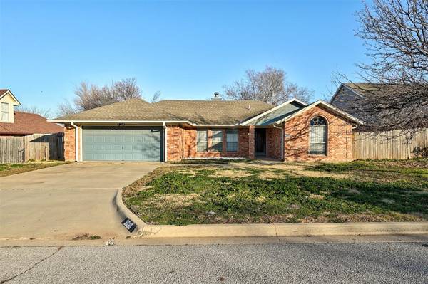 3039 NE Stratford Circle, Lawton, OK 73507