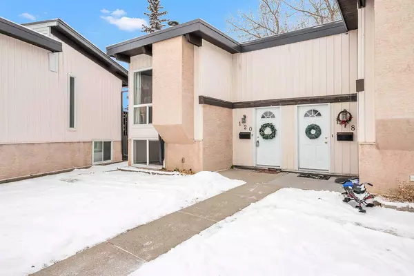 Calgary, AB T2V 4E5,120 Oaktree Close SW