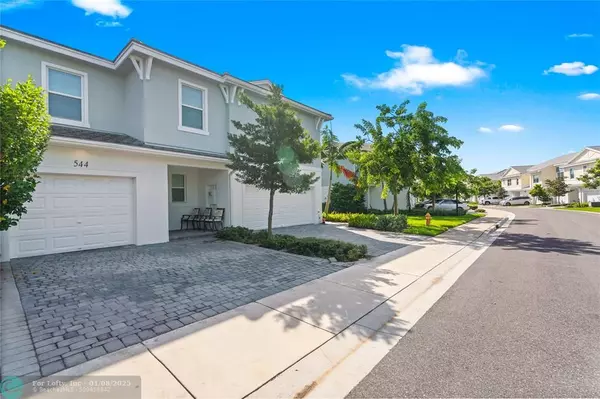 Deerfield Beach, FL 33442,544 Sanderling Circle  #544