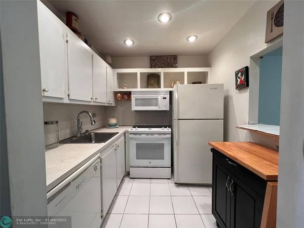 Deerfield Beach, FL 33442,454 Tilford U  #454