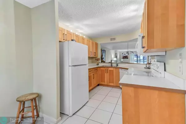 Boca Raton, FL 33428,23385 Barwood Ln  #108