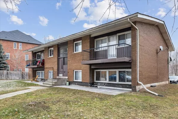 Burlington, ON L7R 3T3,2350 Queensway DR #3