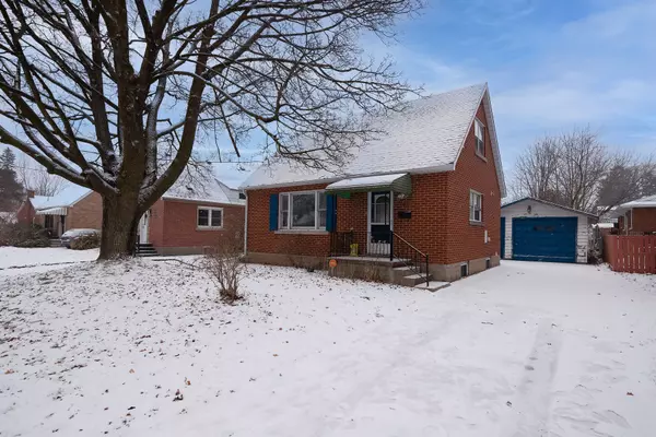 32 Dietz AVE S, Waterloo, ON N2L 2J6