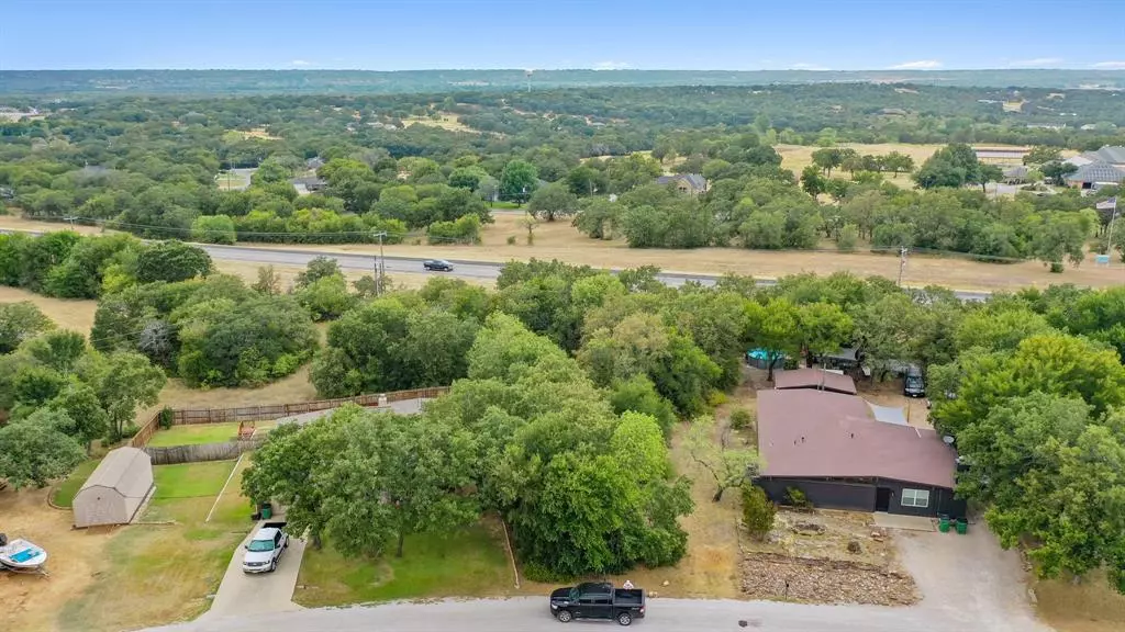 720 Segundo Drive, Runaway Bay, TX 76426