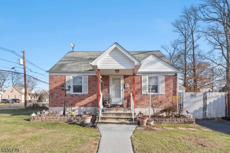 305 Jouet St, Roselle Boro, NJ 07203