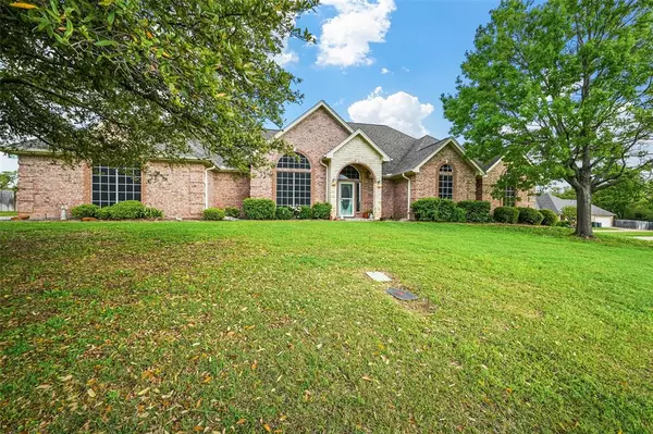 3429 Winding Oak Lane E, Burleson, TX 76028