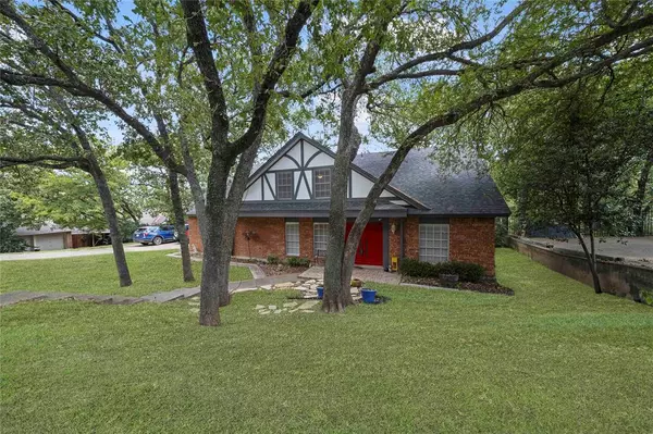 Arlington, TX 76012,2609 Chinquapin Oak Lane