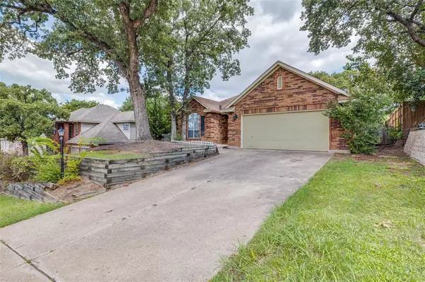 3505 Oak Bend Drive, Arlington, TX 76016