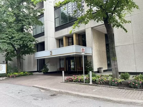 33 harbour SQ #2621, Toronto, ON M5J 2G2