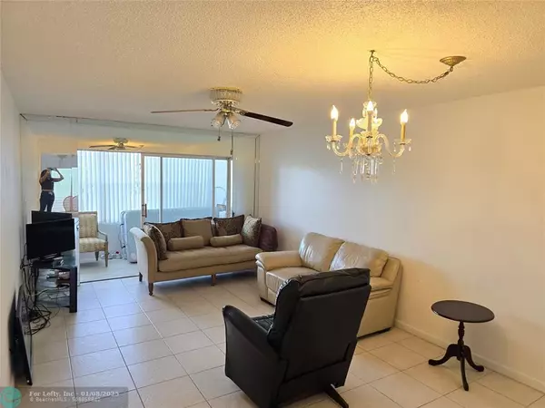 Fort Lauderdale, FL 33322,8060 N Sunrise Lakes Dr  #305