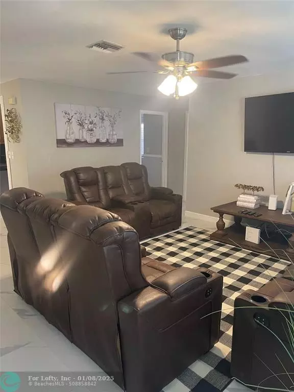 Boynton Beach, FL 33426,700 SW 1st Ct