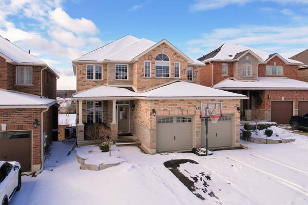 135 Jewel House LN, Barrie, ON L4N 0T3