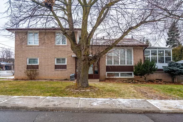 Hamilton, ON L8K 5P4,25 Blanche CT