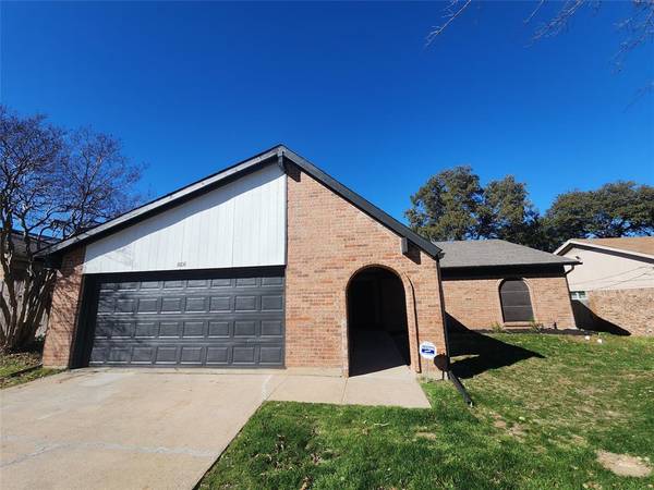 3808 Sugar Ridge Road, Fort Worth, TX 76133