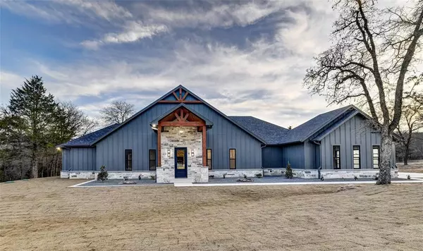 Alvord, TX 76225,265 Creek Crossing Street